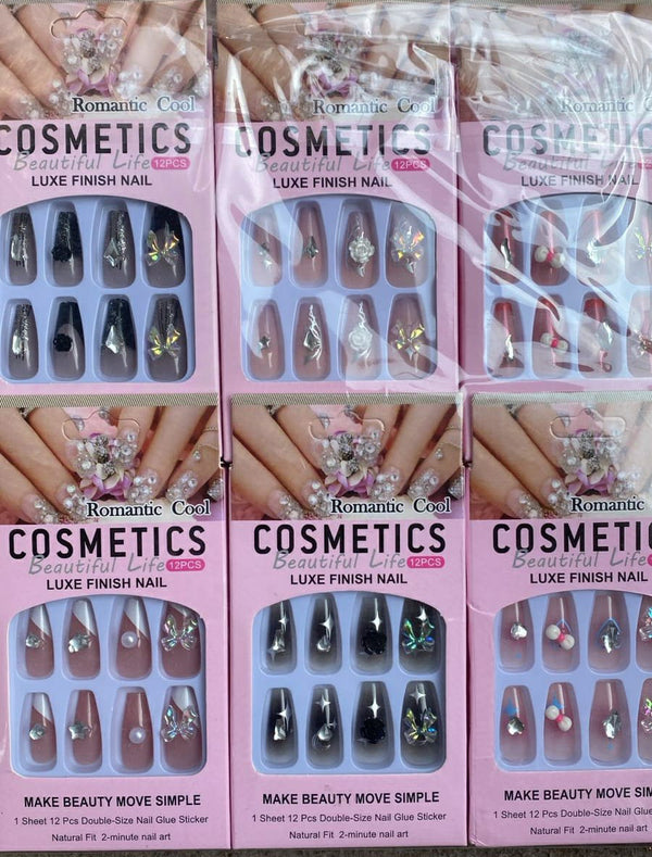 Multicolor 12 Pcs Stylish Artificial Nails Set